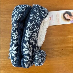 New With Tags, Women’s L/XL Shoe Size 8-10 Sherpa Cozies